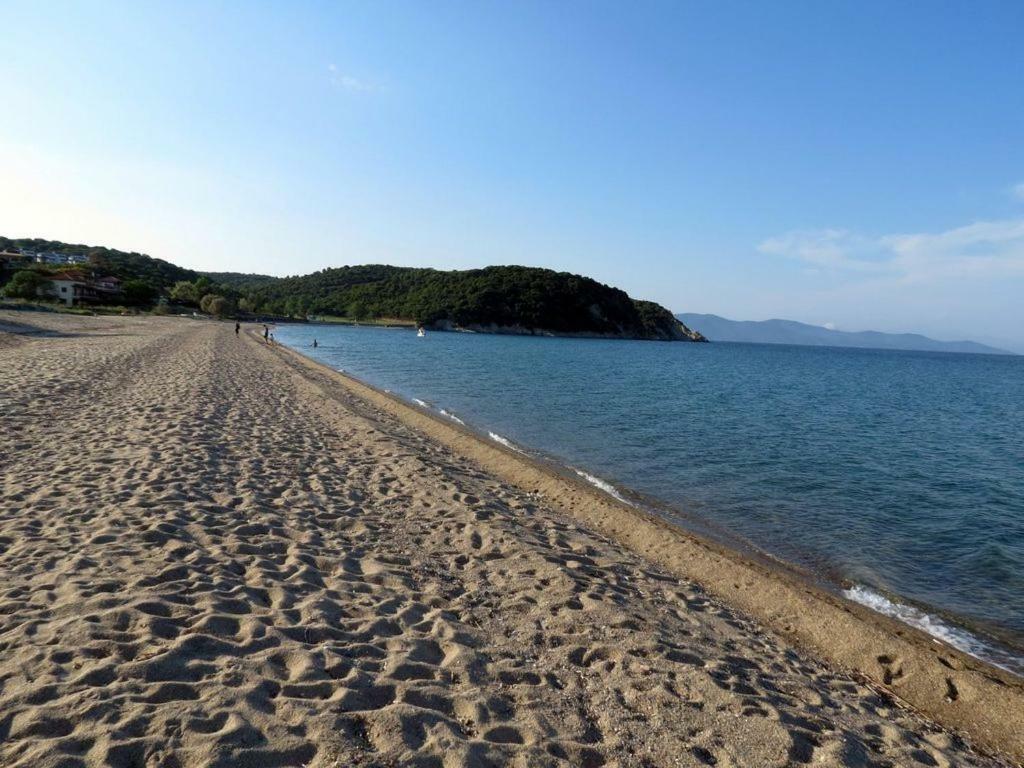 Beachfront Stylish Maisonette In 伊里斯斯 外观 照片