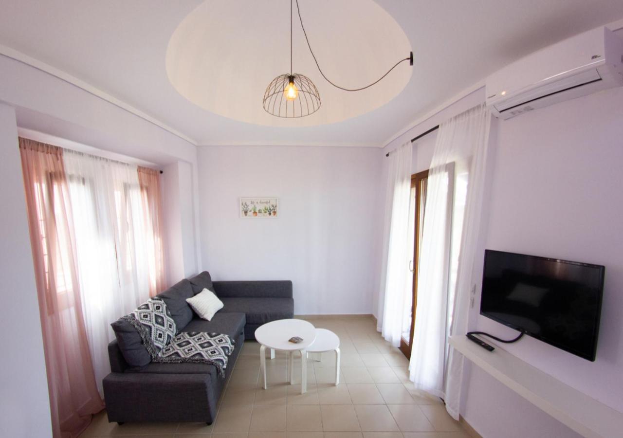 Beachfront Stylish Maisonette In 伊里斯斯 外观 照片